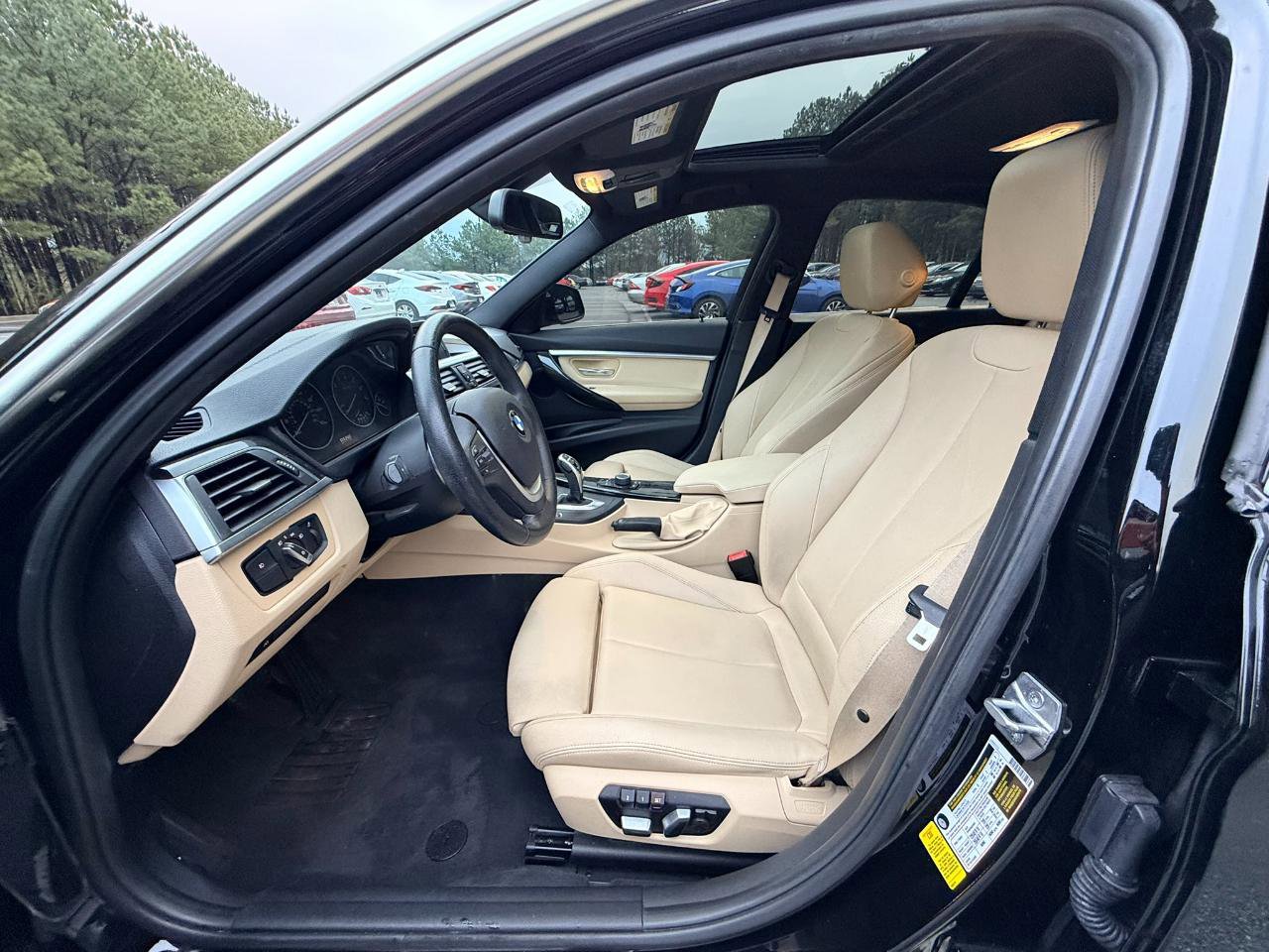 Used 2018 BMW 330i Sedan w/ Convenience Package RWD image 9