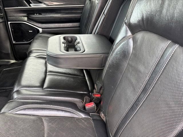 Used 2022 Jeep Wagoneer Series III w/ Premium Group I AWD/4WD image 31