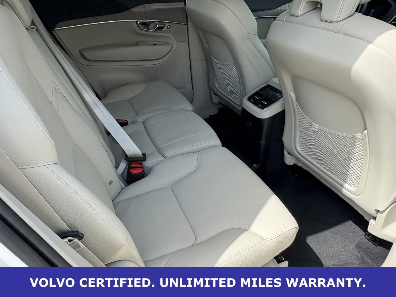 Certified 2024 Volvo XC90 T8 Plus w/ Protection Package AWD/4WD image 32