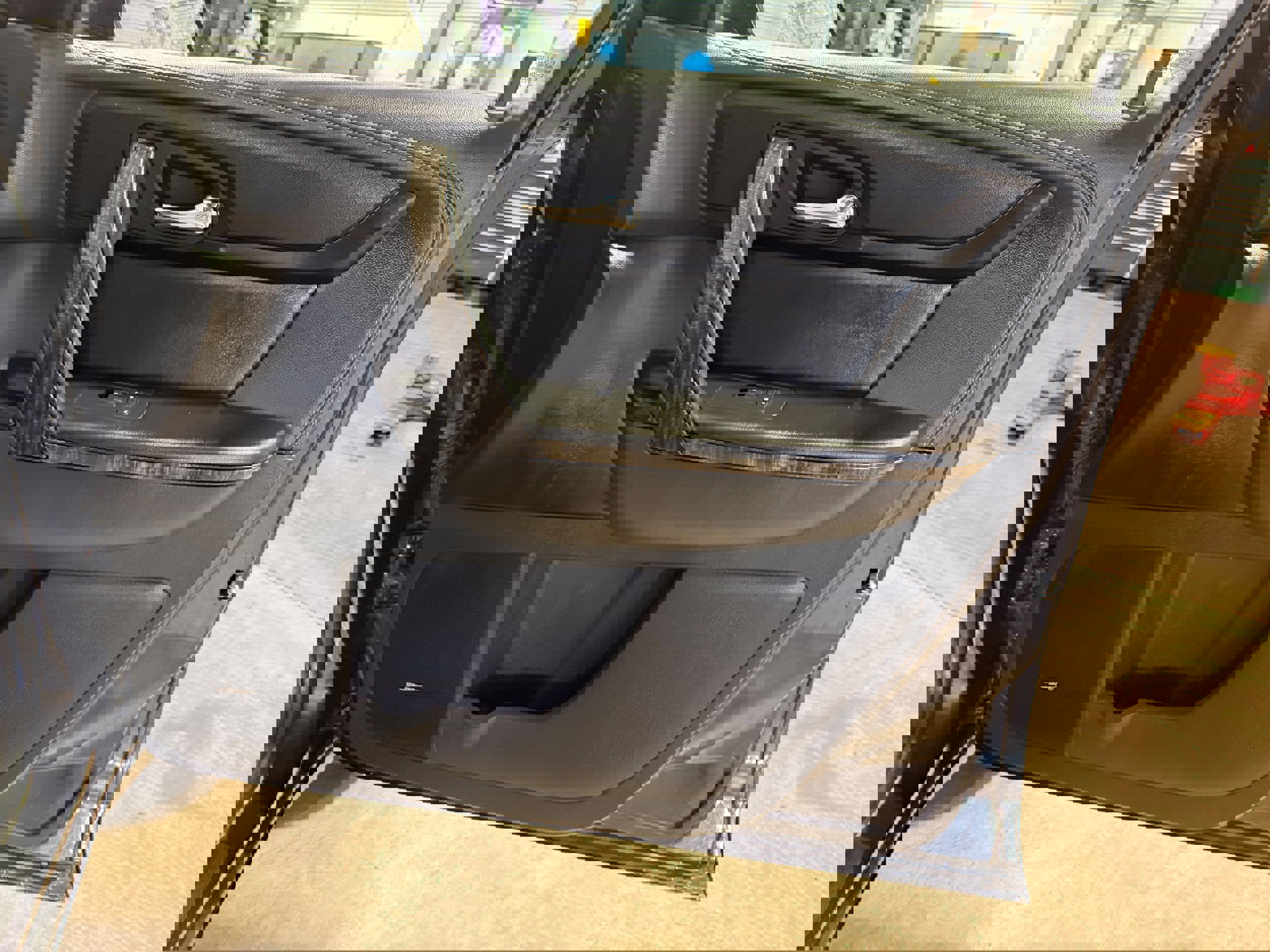 Used 2017 GMC Acadia Limited SLT image 6