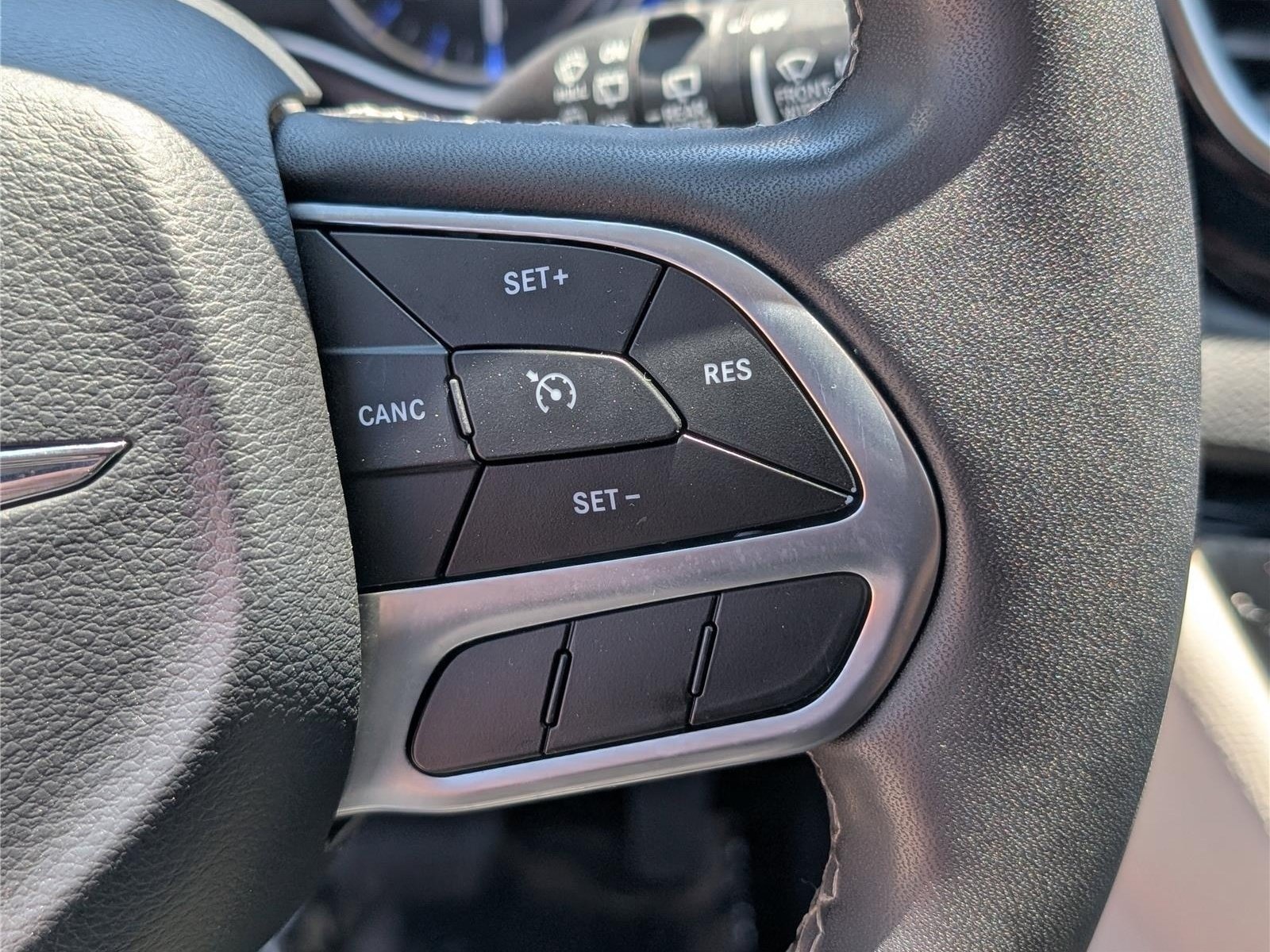 Used 2023 Chrysler Voyager LX FWD image 23