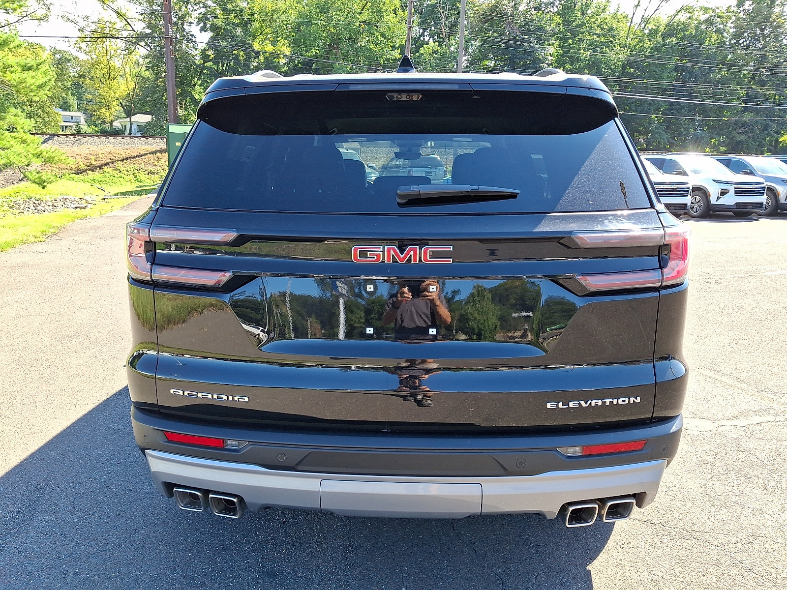 Used 2026 GMC Acadia Elevation w/ Elevation Premium Package FWD image 5