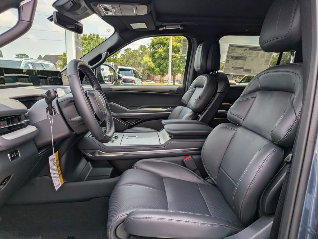 New 2027 Lincoln Navigator Reserve w/ Jet Appearance Package RWD image 20