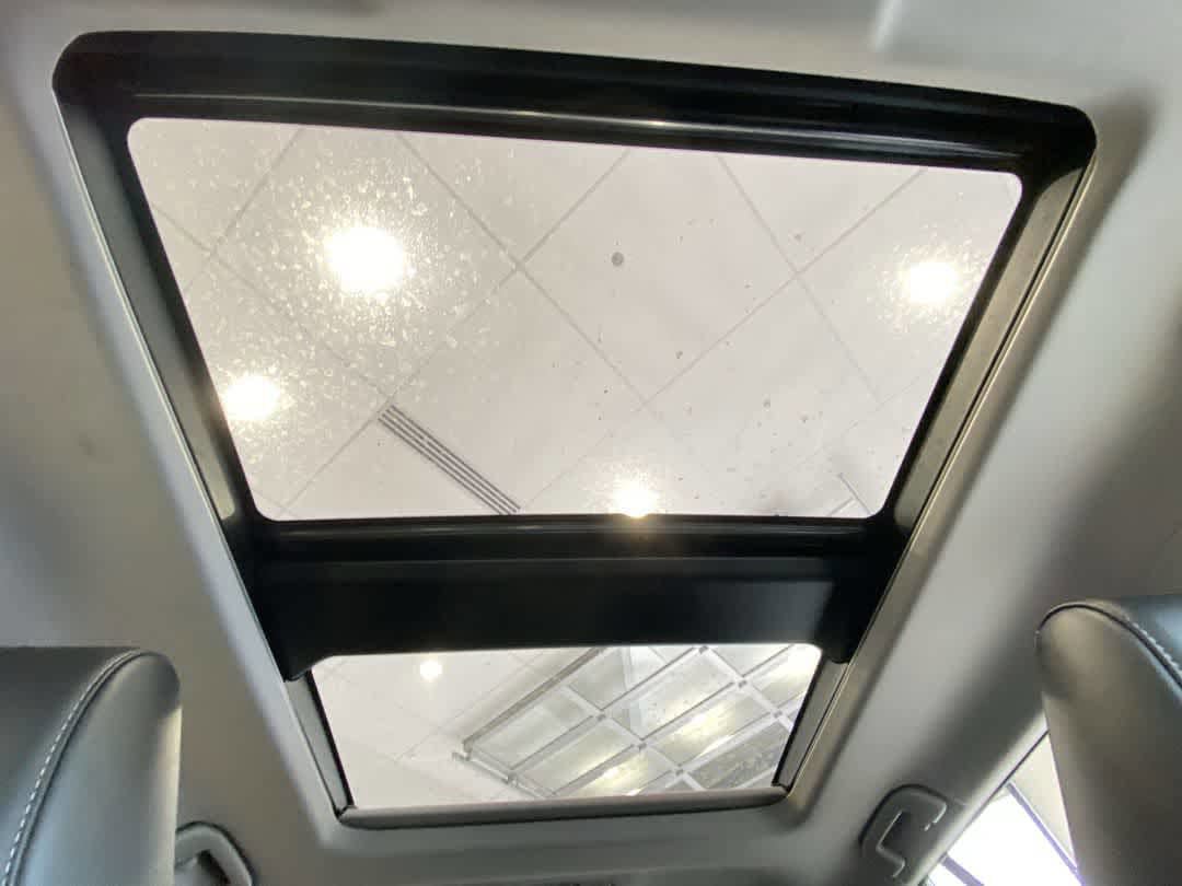 Used 2021 Toyota RAV4 Limited AWD/4WD image 25