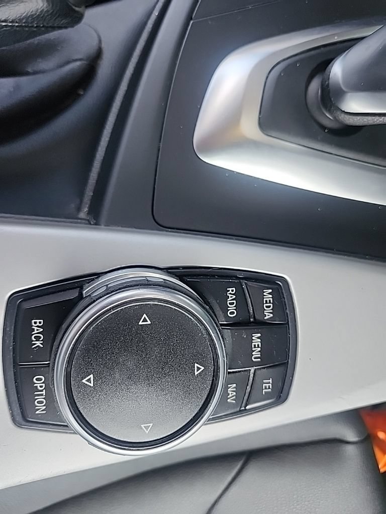 Used 2016 BMW 320i Sedan RWD image 6