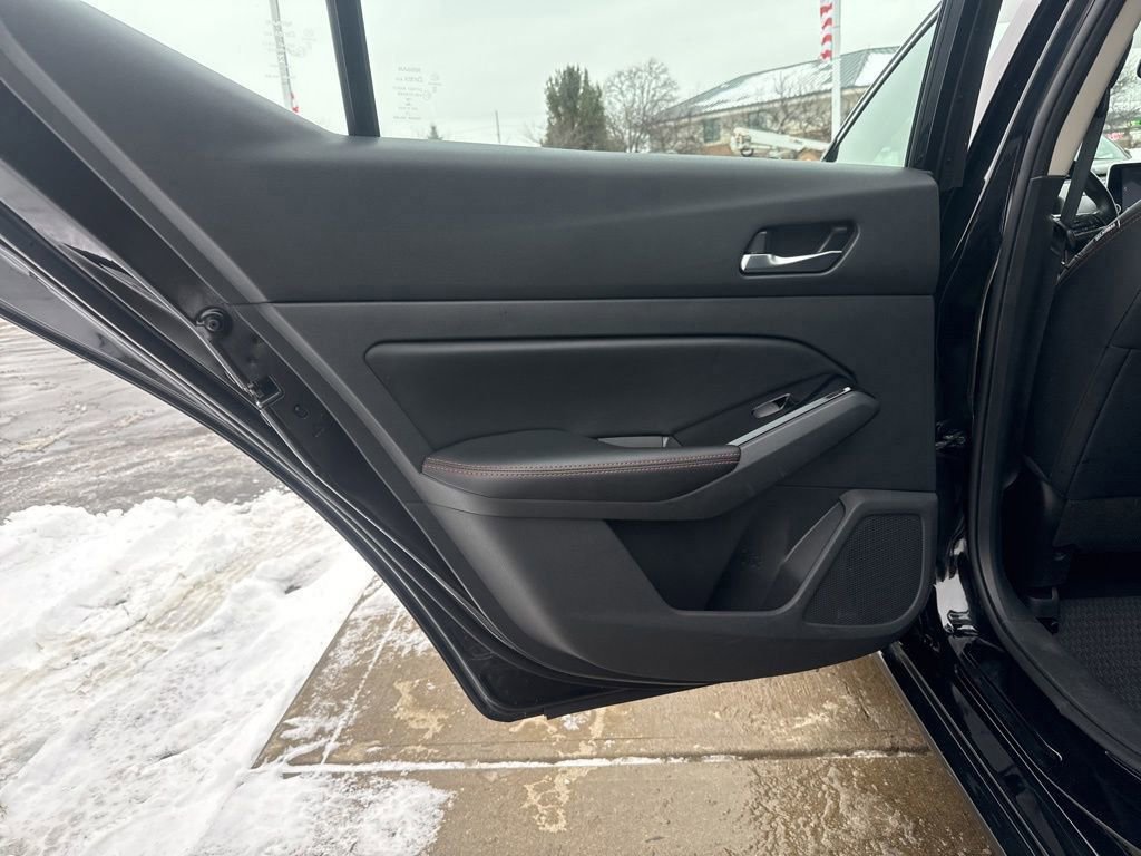 Used 2024 Nissan Altima 2.5 SR image 32