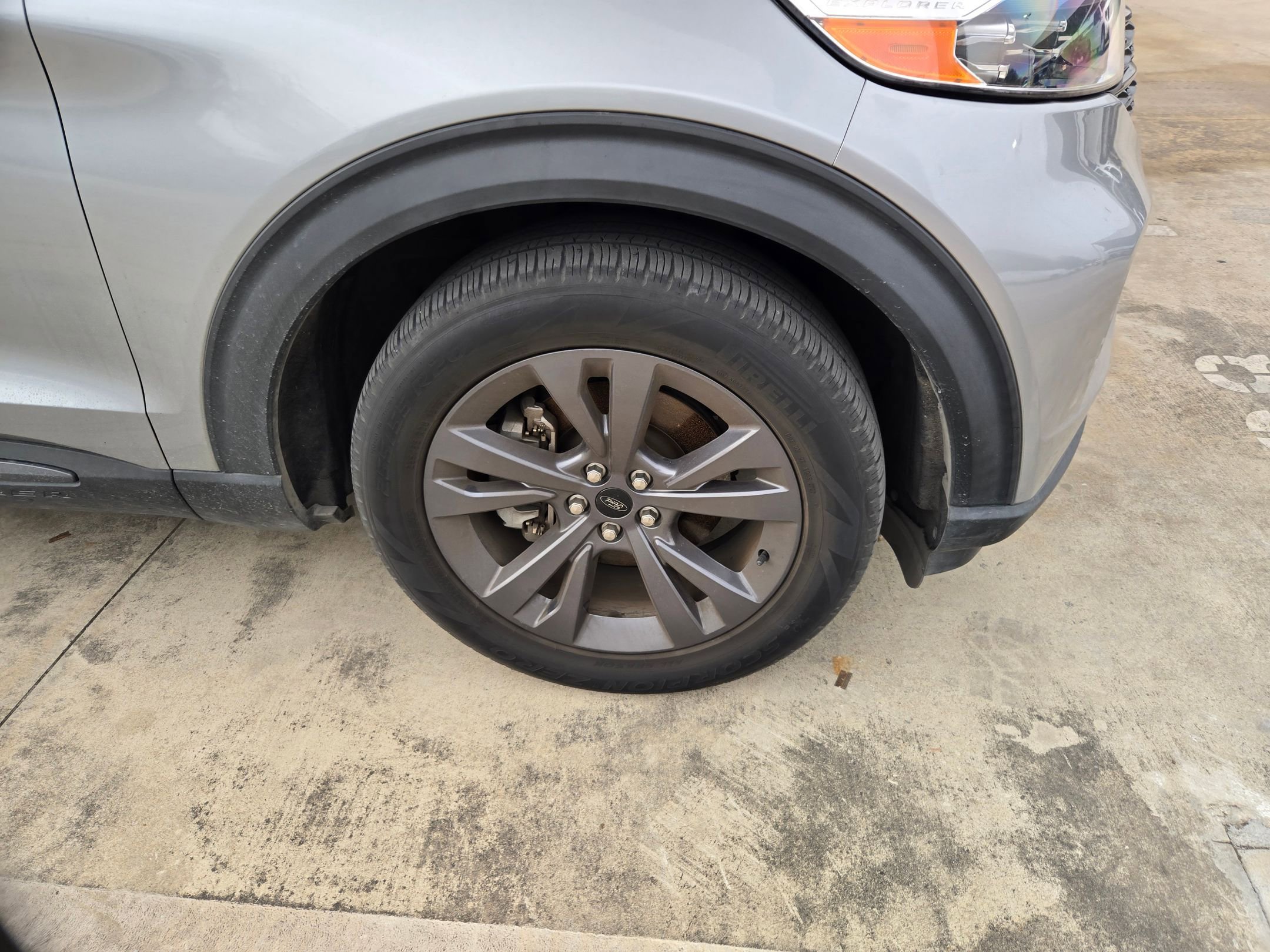 Used 2022 Ford Explorer XLT w/ Equipment Group 202A image 6