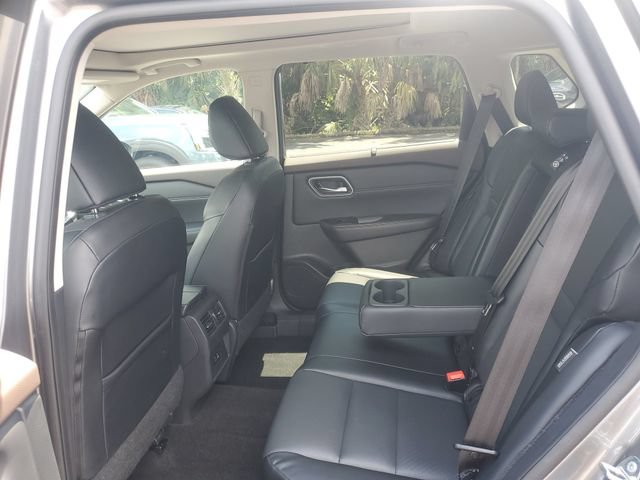 Used 2021 Nissan Rogue SV w/ Premium Package FWD image 9
