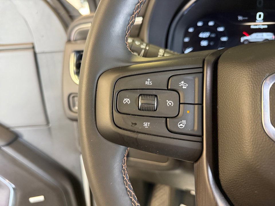 Used 2024 GMC Yukon AT4 w/ Technology Package AWD/4WD image 22