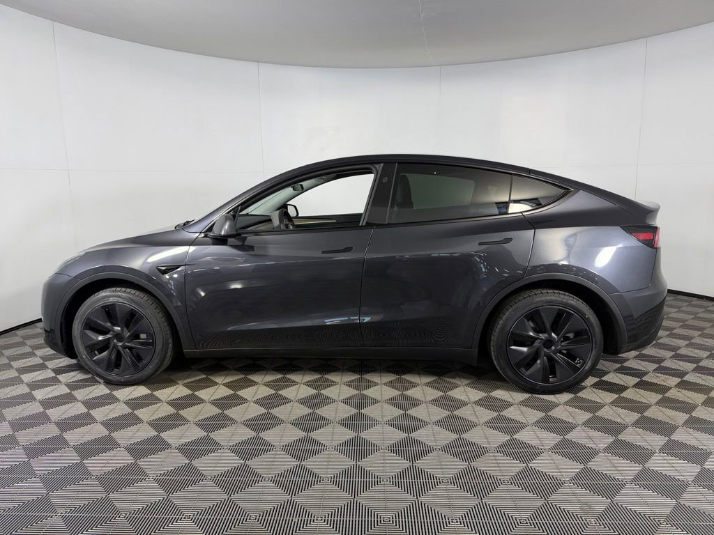 Used 2024 Tesla Model Y Long Range AWD/4WD image 9