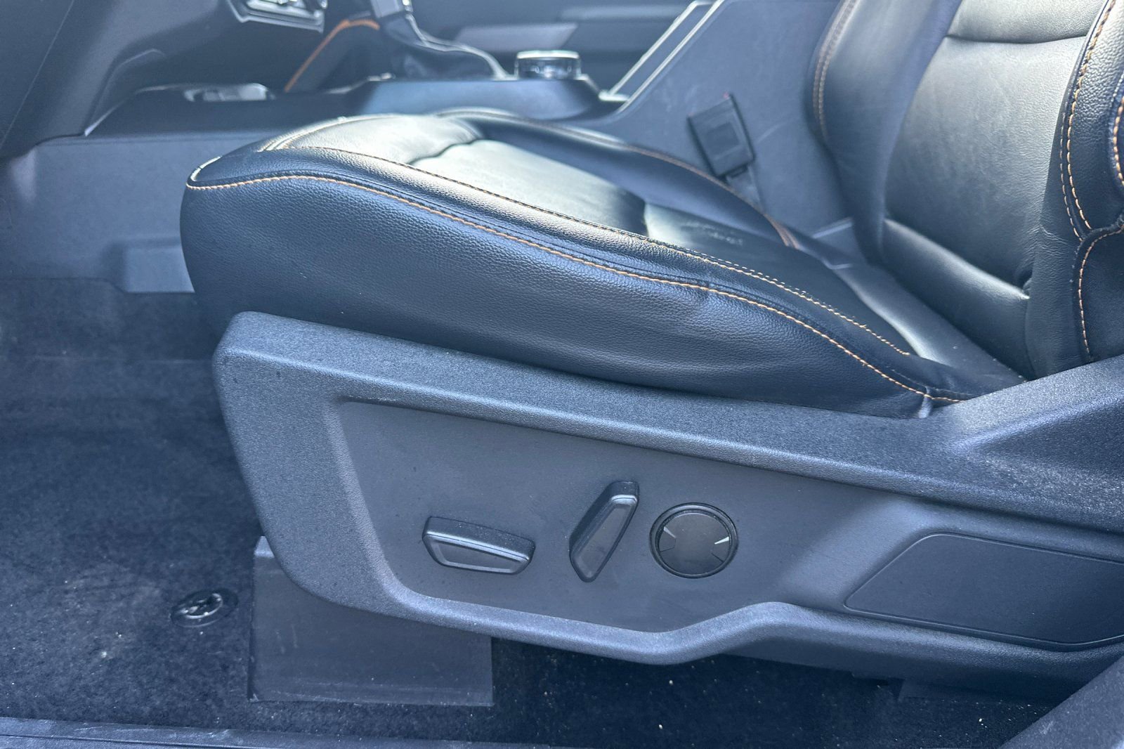 Used 2023 Ford Bronco Badlands image 13