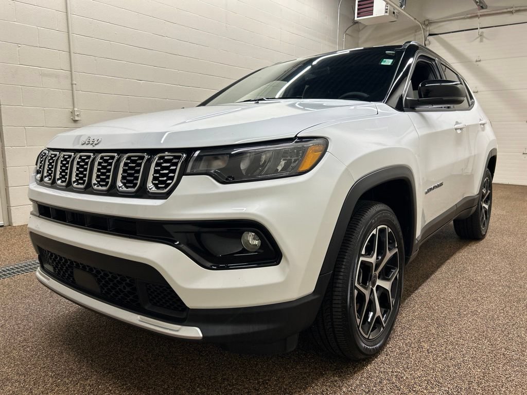 Used 2025 Jeep Compass Limited AWD/4WD image 5