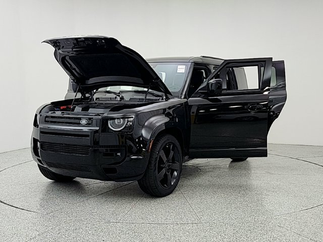 New 2026 Land Rover Defender 110 X-Dynamic SE AWD/4WD image 9