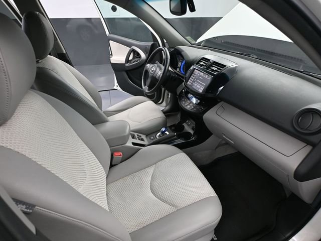 Used 2012 Toyota RAV4 EV FWD image 42
