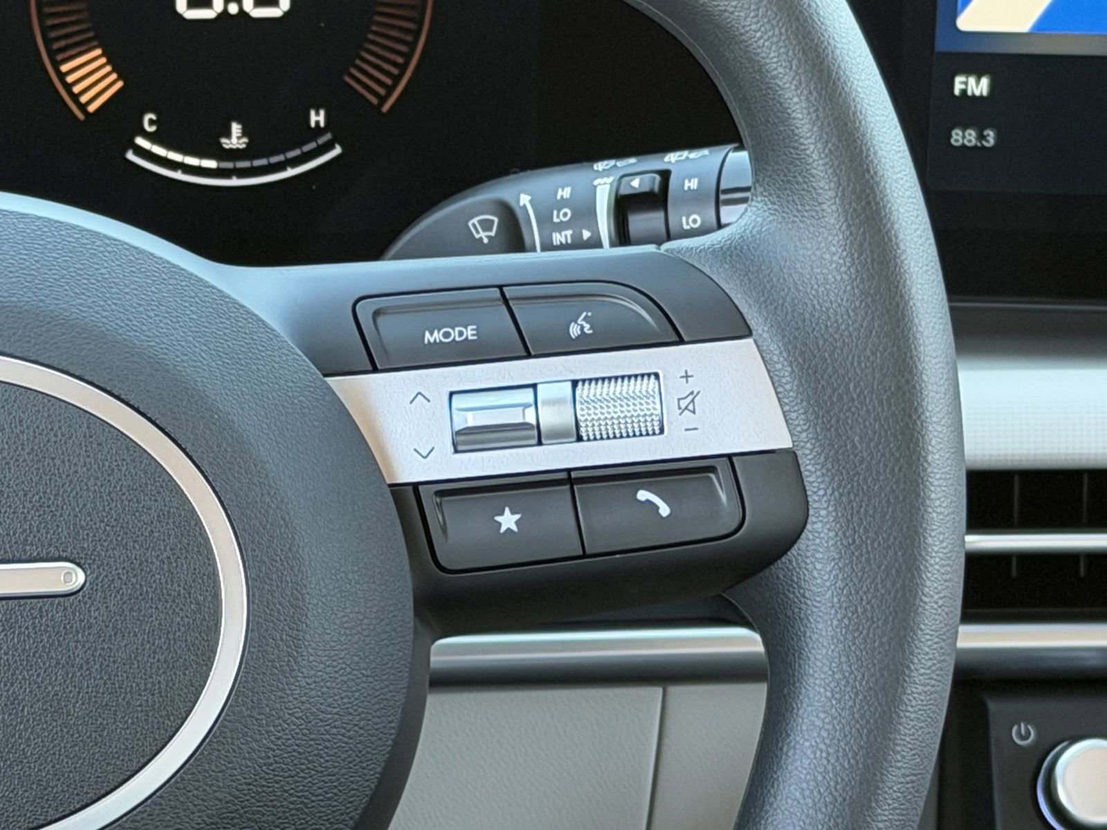 New 2026 Hyundai Tucson SE image 14