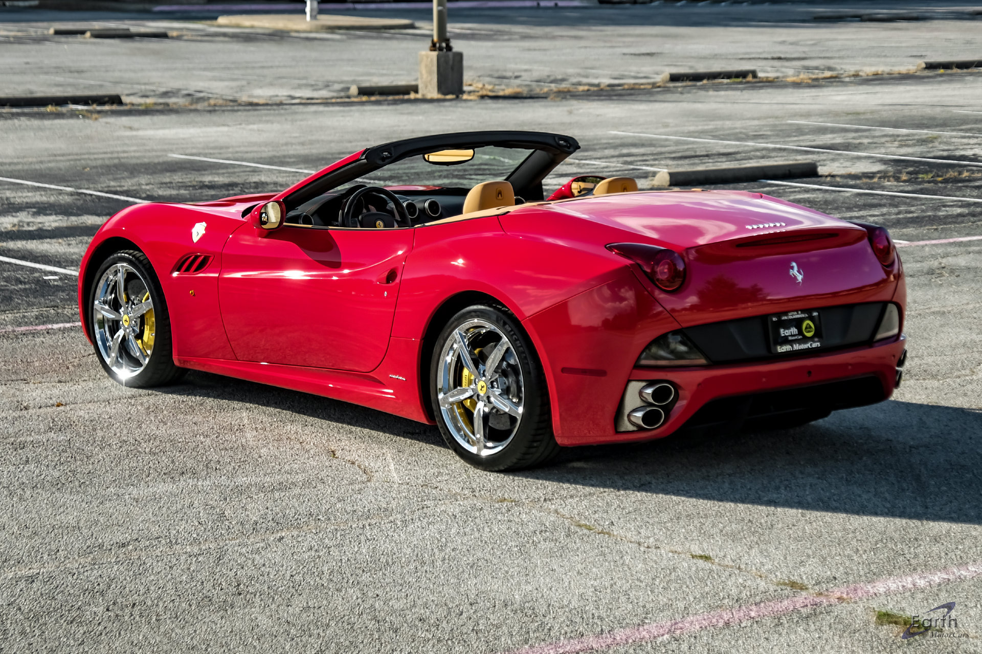 Used 2014 Ferrari California RWD image 13