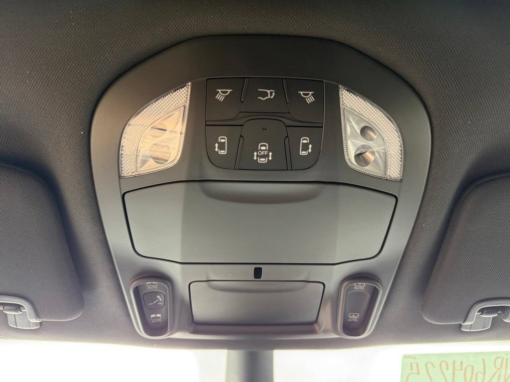 New 2027 Chrysler Pacifica Limited FWD image 26