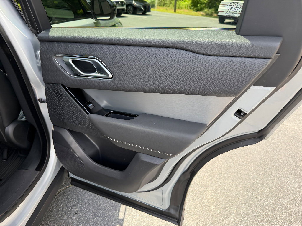 Used 2023 Land Rover Range Rover Velar R-Dynamic S AWD/4WD image 15
