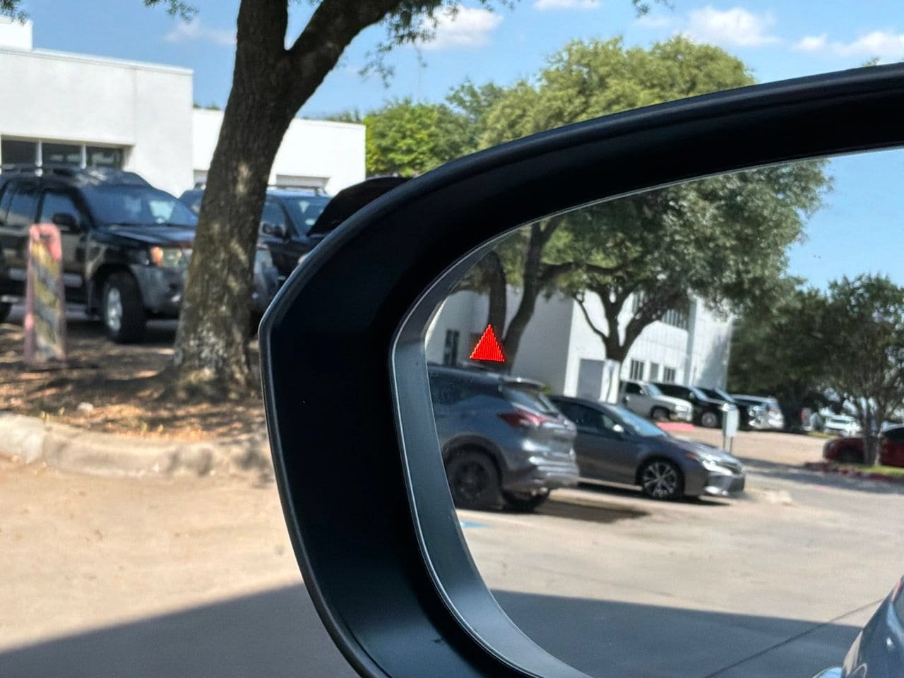 Used 2025 Nissan Rogue SV FWD image 20