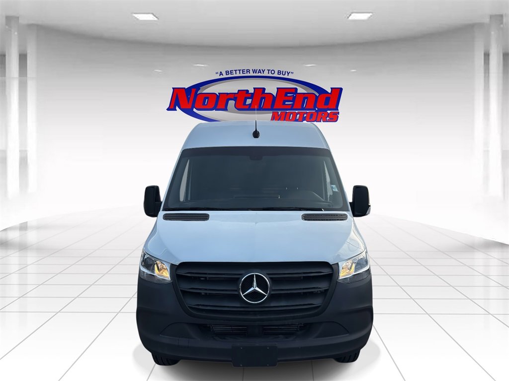 Used 2022 Mercedes-Benz Sprinter 4500 image 2