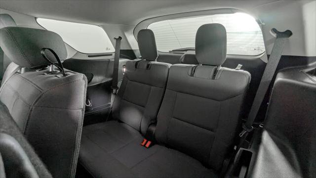 Used 2025 Ford Explorer Active RWD image 18