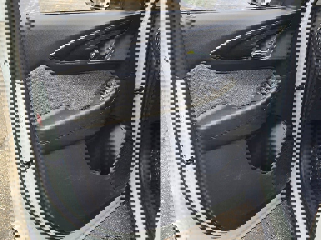 Certified 2025 Chevrolet TrailBlazer LT AWD/4WD image 18