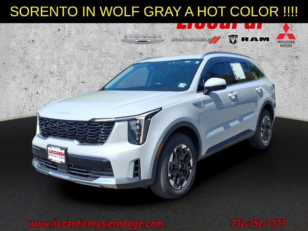 Used 2024 Kia Sorento S AWD/4WD image 3
