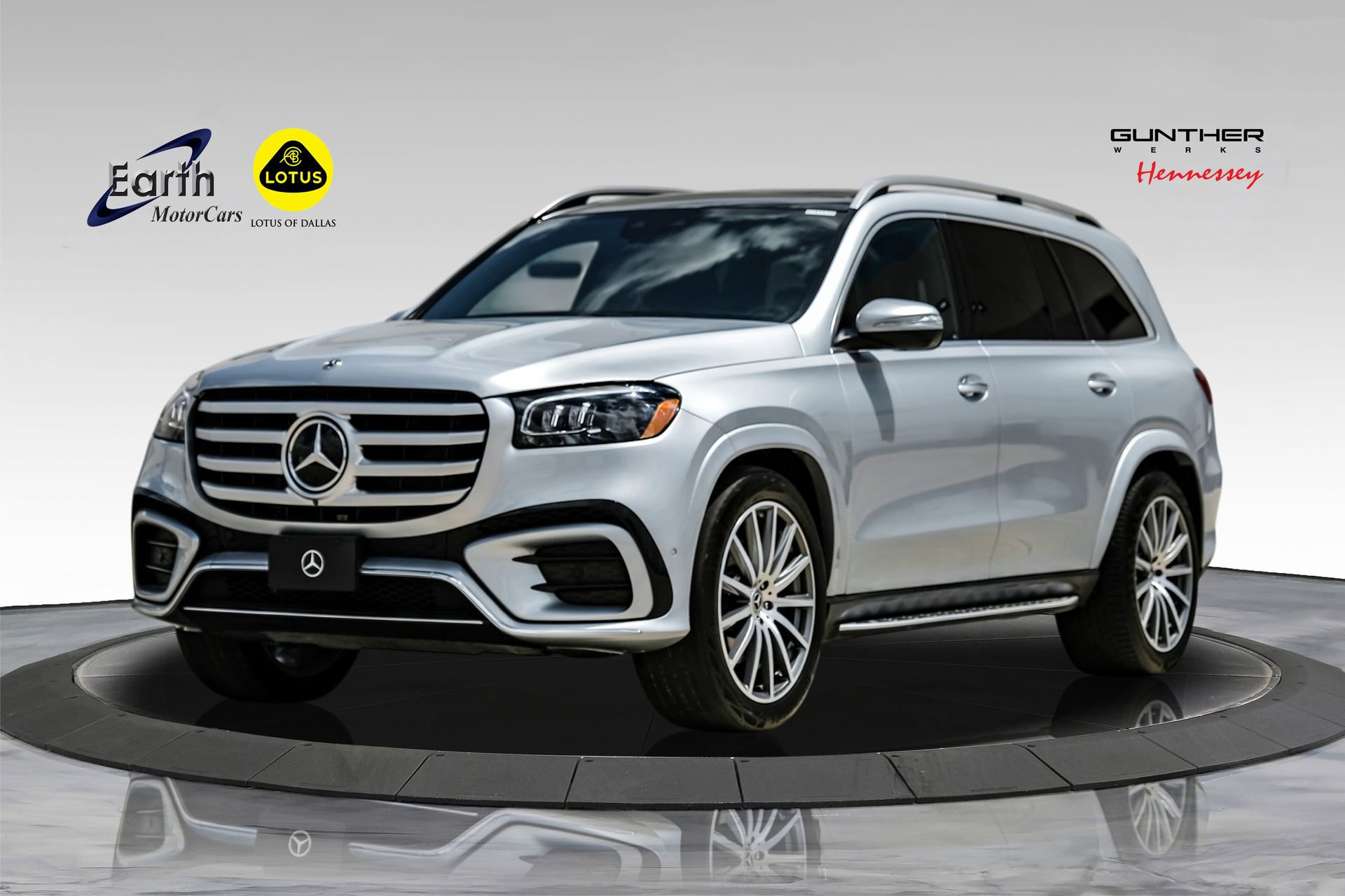 Used 2025 Mercedes-Benz GLS 580 4MATIC image 1