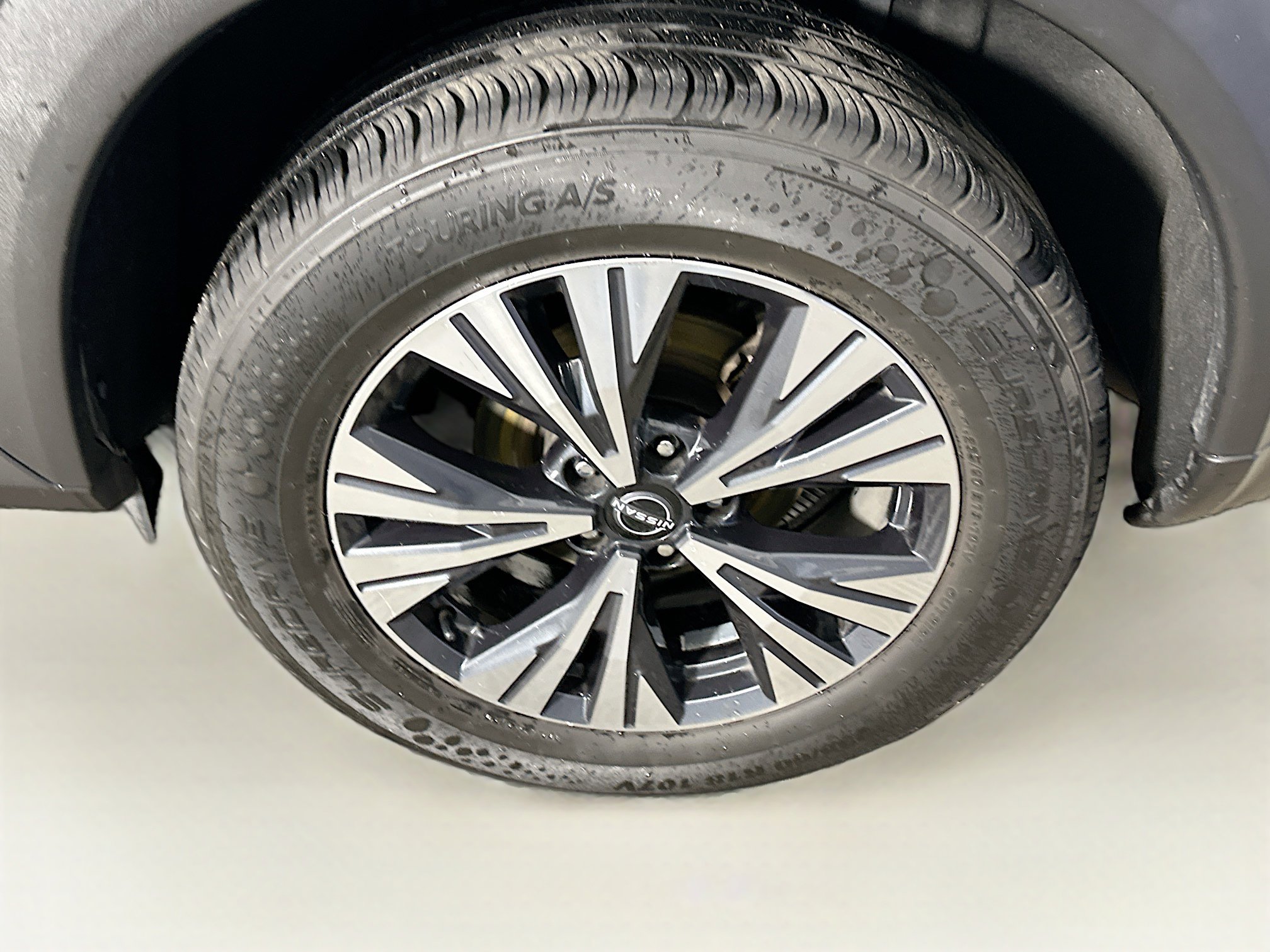 Used 2023 Nissan Rogue SV image 11