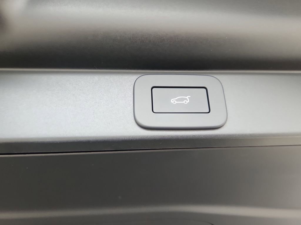 New 2026 Land Rover Range Rover SE image 14