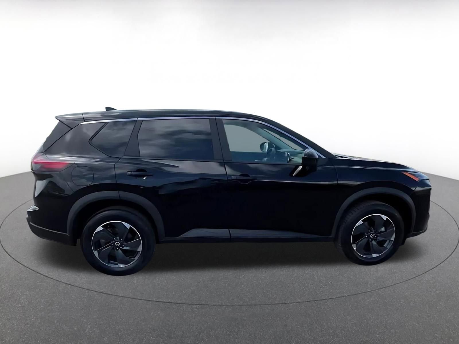 Used 2025 Nissan Rogue SV image 16