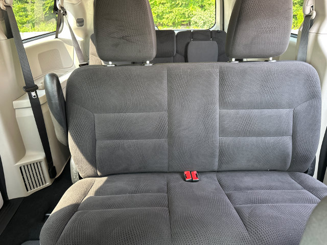Used 2018 Dodge Grand Caravan SE w/ UConnect Hands-Free Group FWD image 36