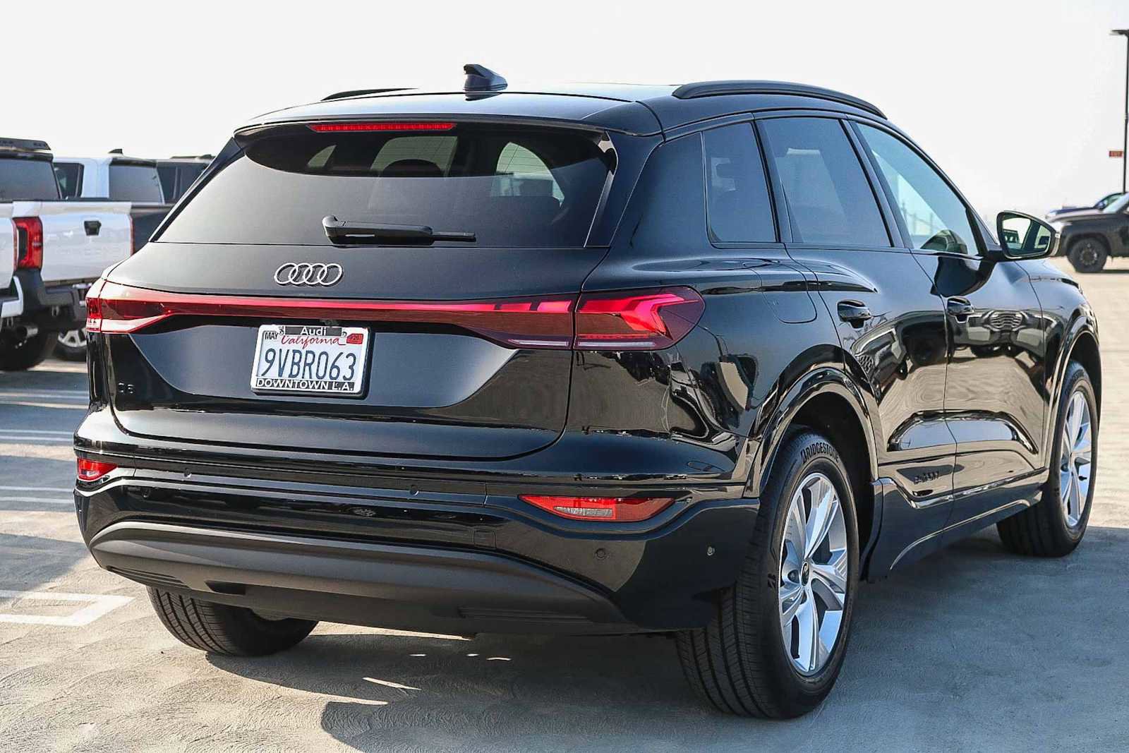 Used 2025 Audi Q6 e-tron Premium w/ Convenience Package image 7