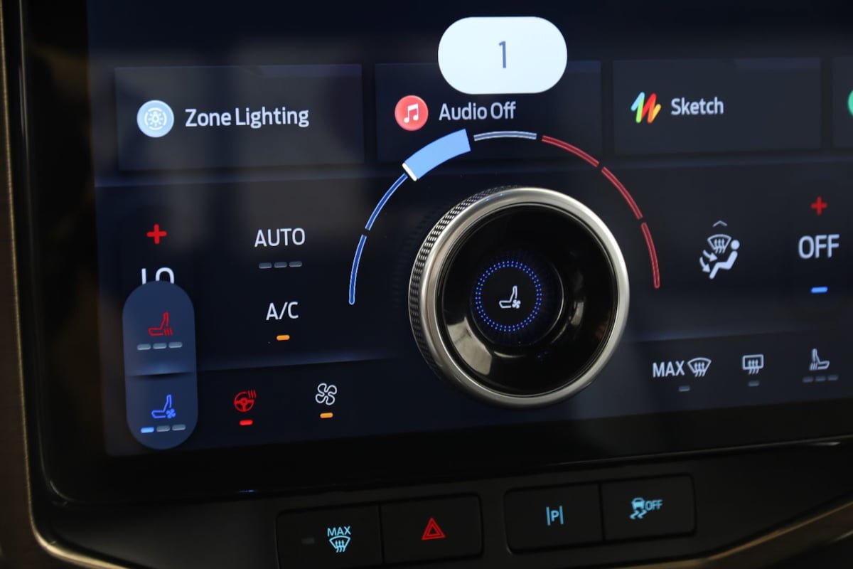 Used 2023 Ford F150 Lightning Lariat AWD/4WD image 8
