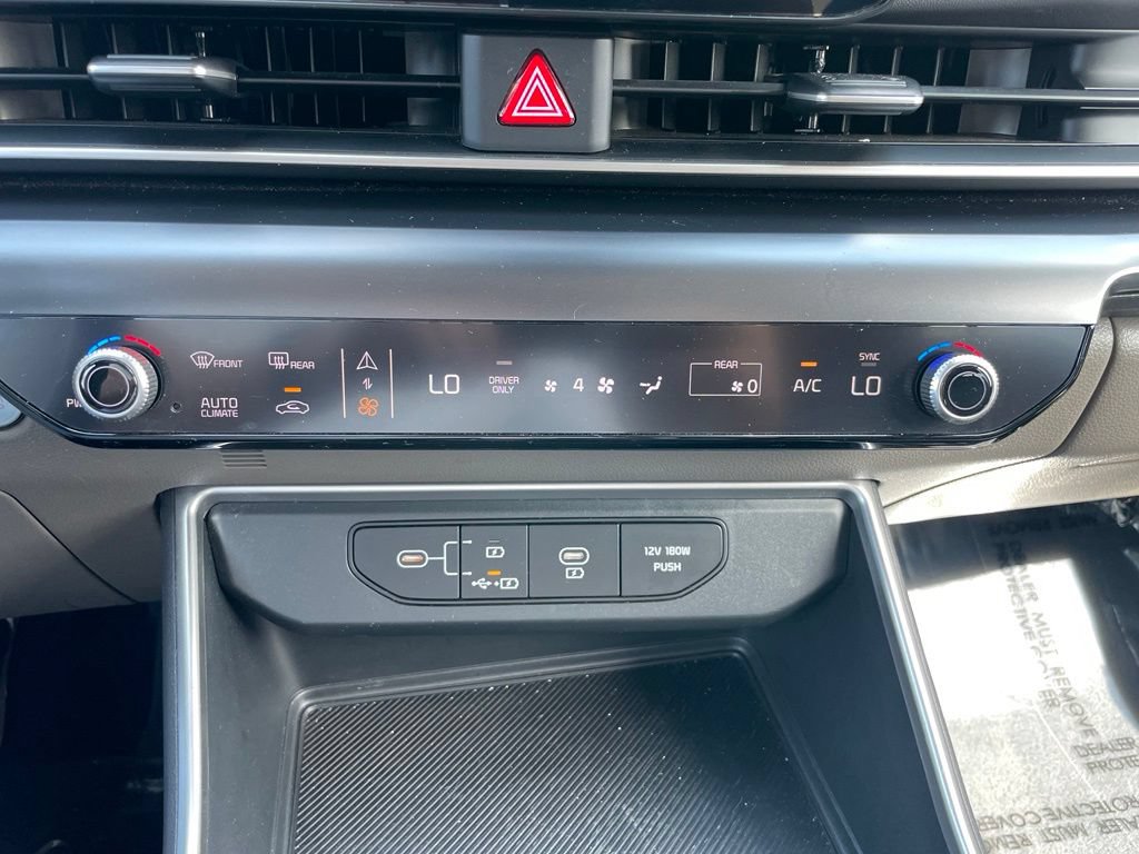 Used 2026 Kia Carnival LXS FWD image 12