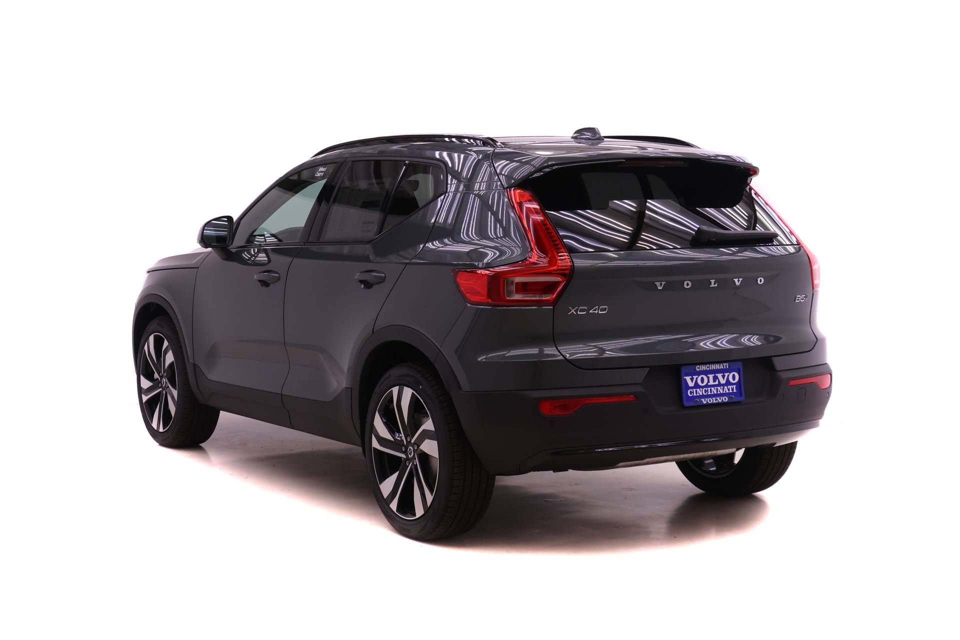 New 2026 Volvo XC40 B5 Ultra w/ Climate Package AWD/4WD image 5