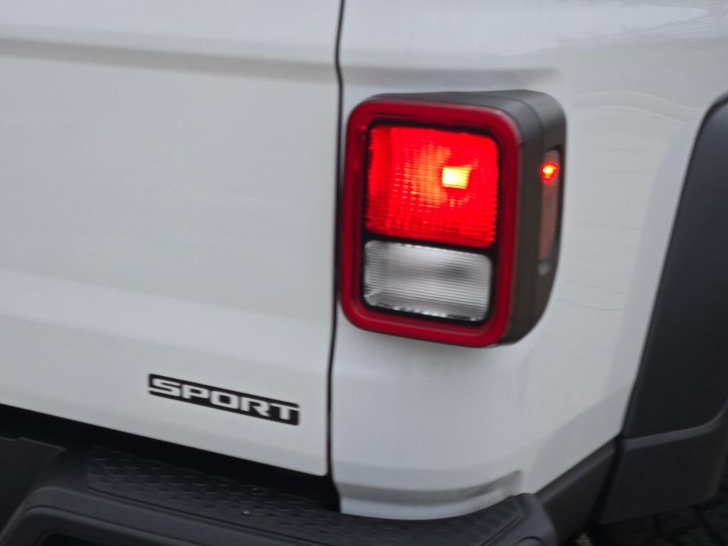 Used 2020 Jeep Gladiator Sport w/ Quick Order Package 24S image 11