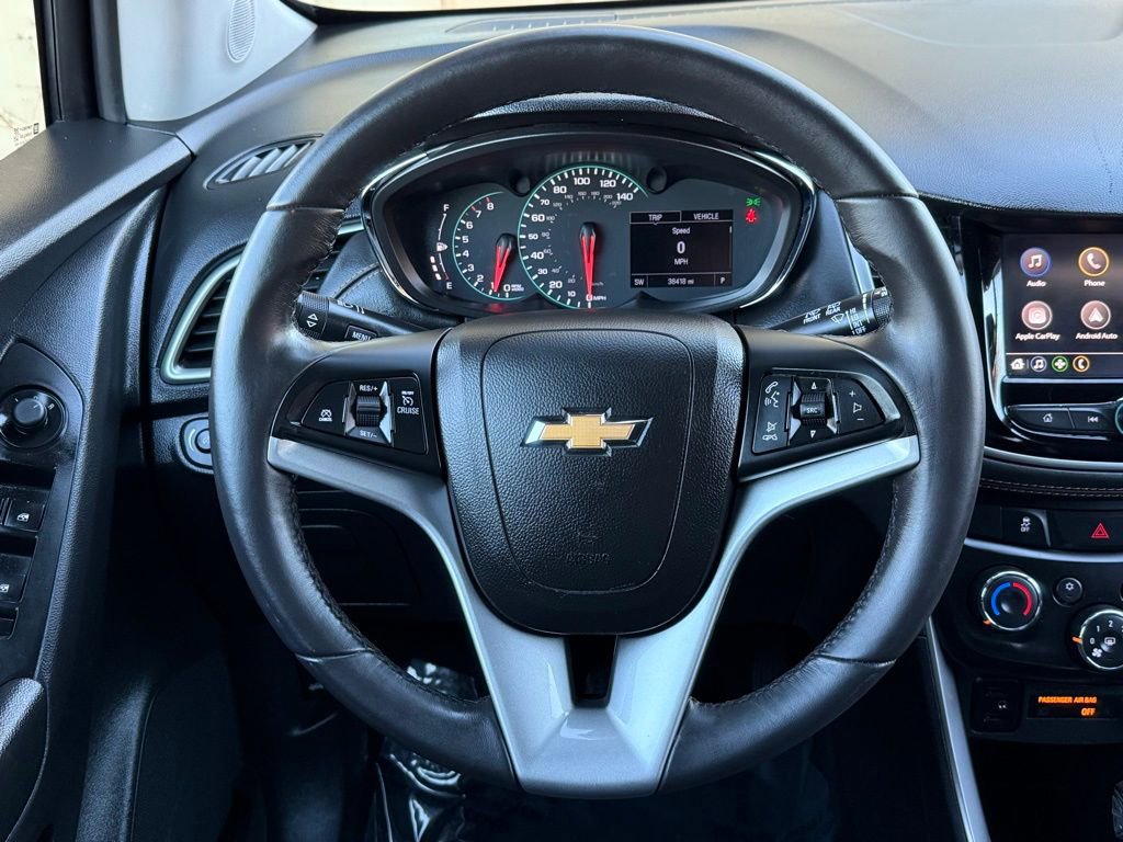 Used 2021 Chevrolet Trax LT w/ LT Convenience Package image 28