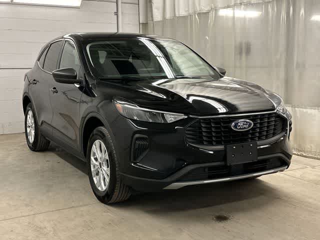 Used 2025 Ford Escape Active AWD/4WD image 29