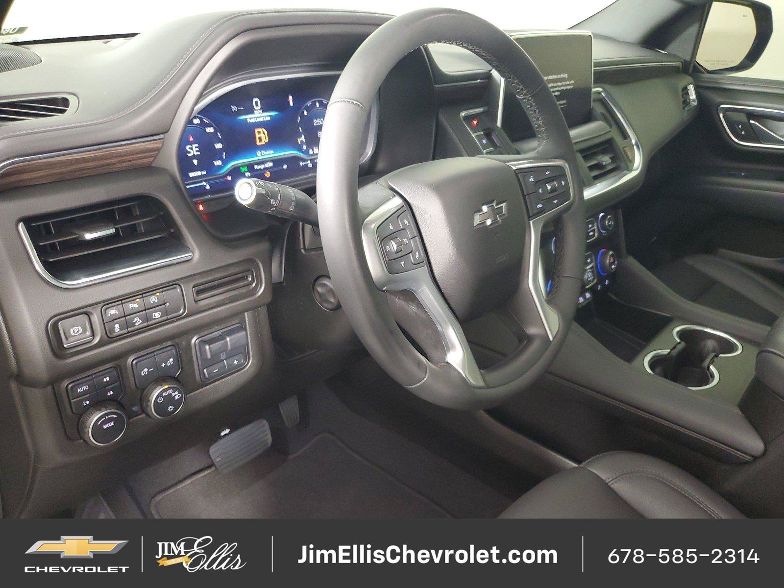 Used 2023 Chevrolet Tahoe Z71 w/ Luxury Package AWD/4WD image 24