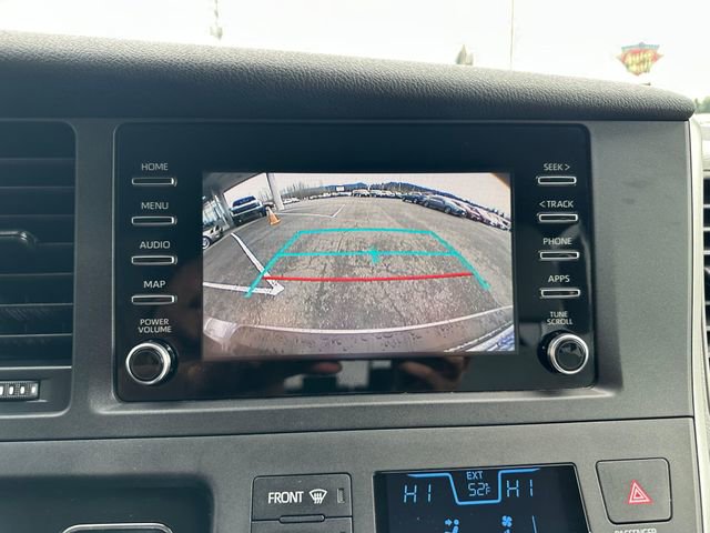 Used 2020 Toyota Sienna L image 21