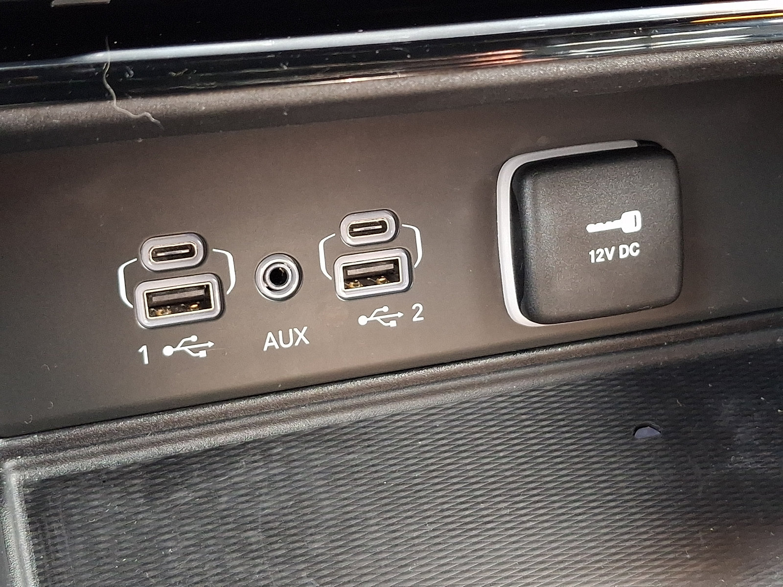 Certified 2024 Jeep Grand Cherokee Laredo X w/ Luxury Tech Group I AWD/4WD image 24
