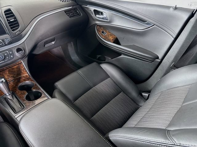 Used 2019 Chevrolet Impala LT FWD image 24