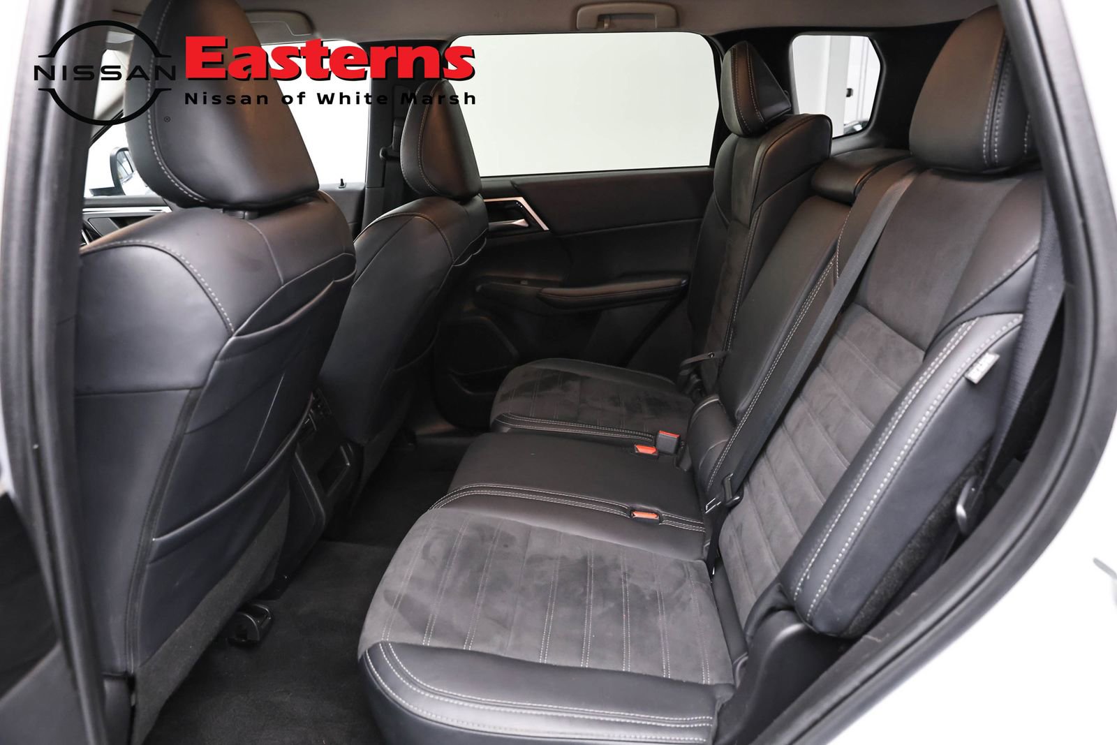 Used 2024 Mitsubishi Outlander AWD image 20