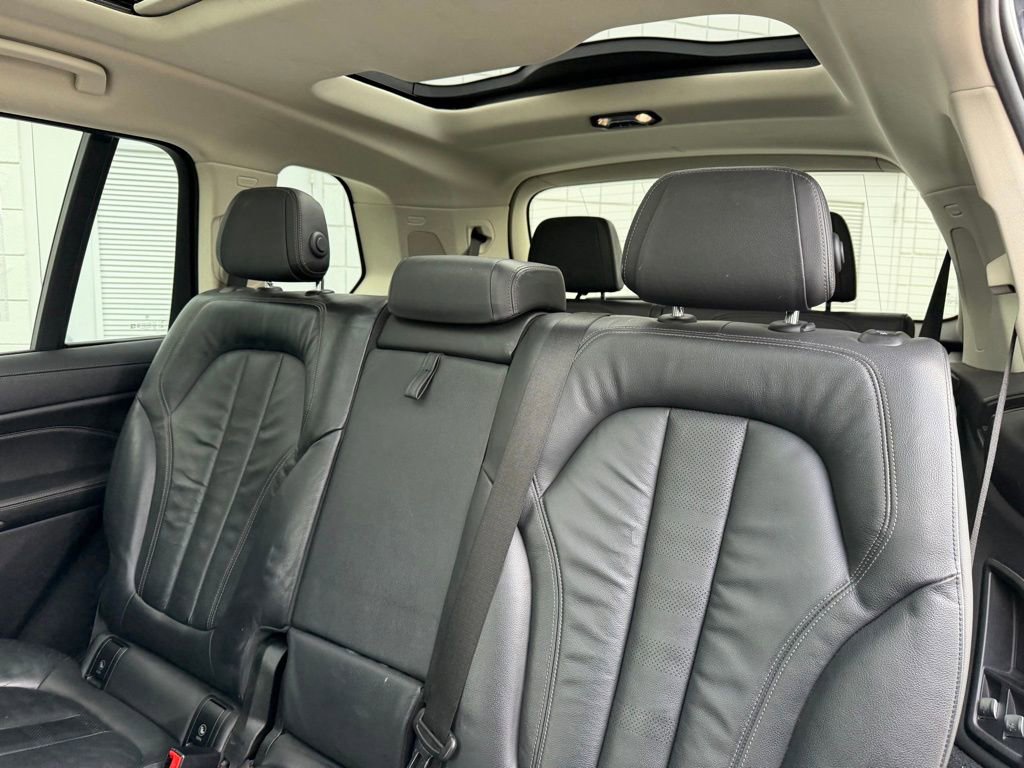 Used 2020 BMW X7 xDrive40i w/ Premium Package AWD/4WD image 19