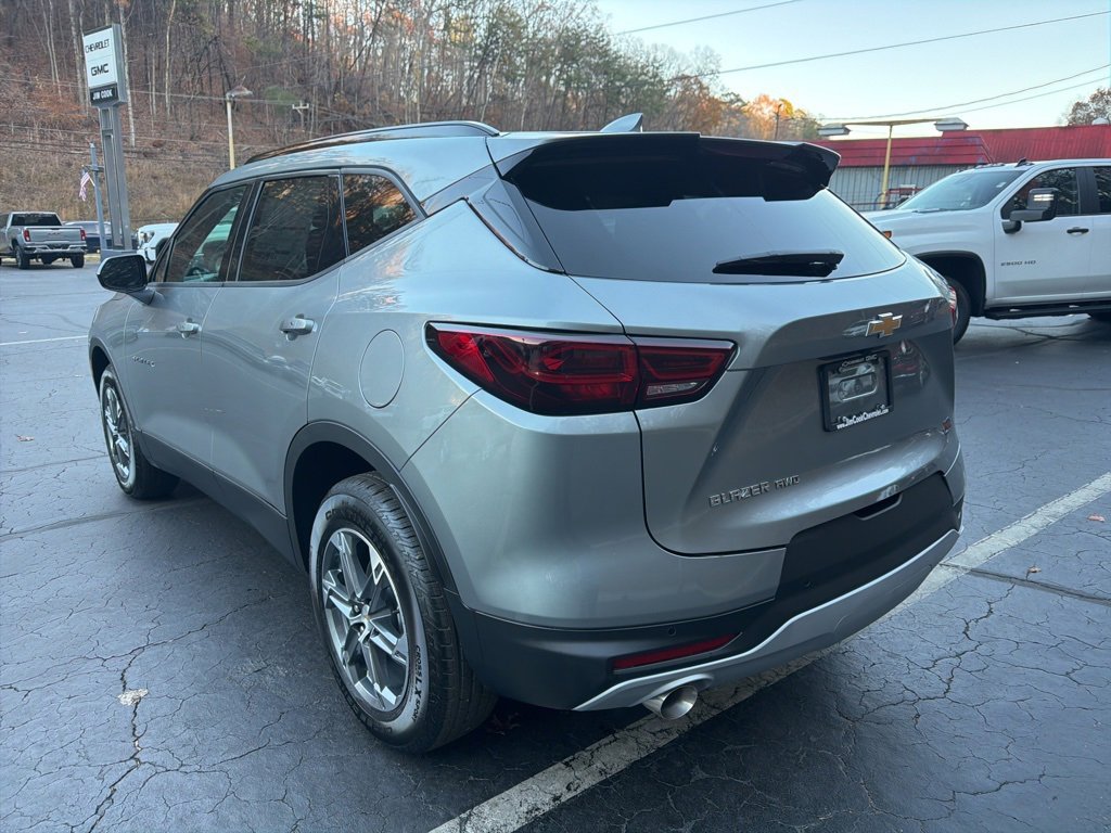 New 2026 Chevrolet Blazer LT image 2