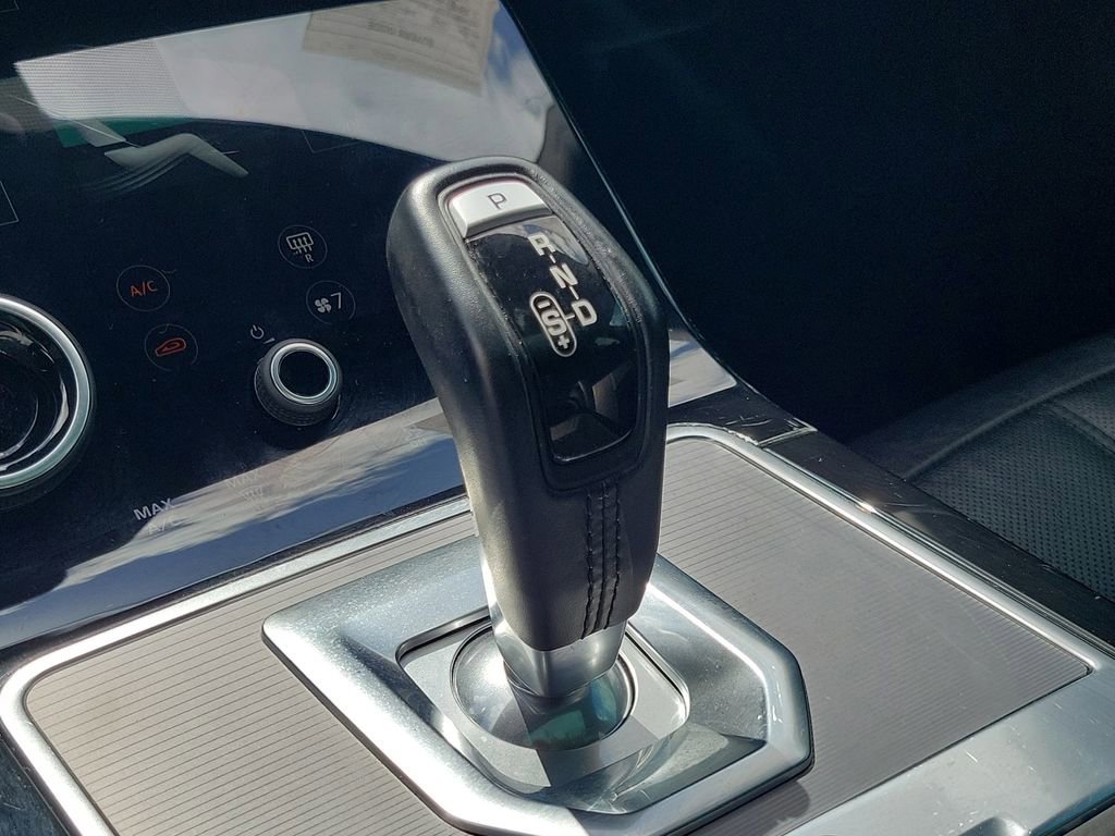 Used 2020 Land Rover Range Rover Evoque SE image 39