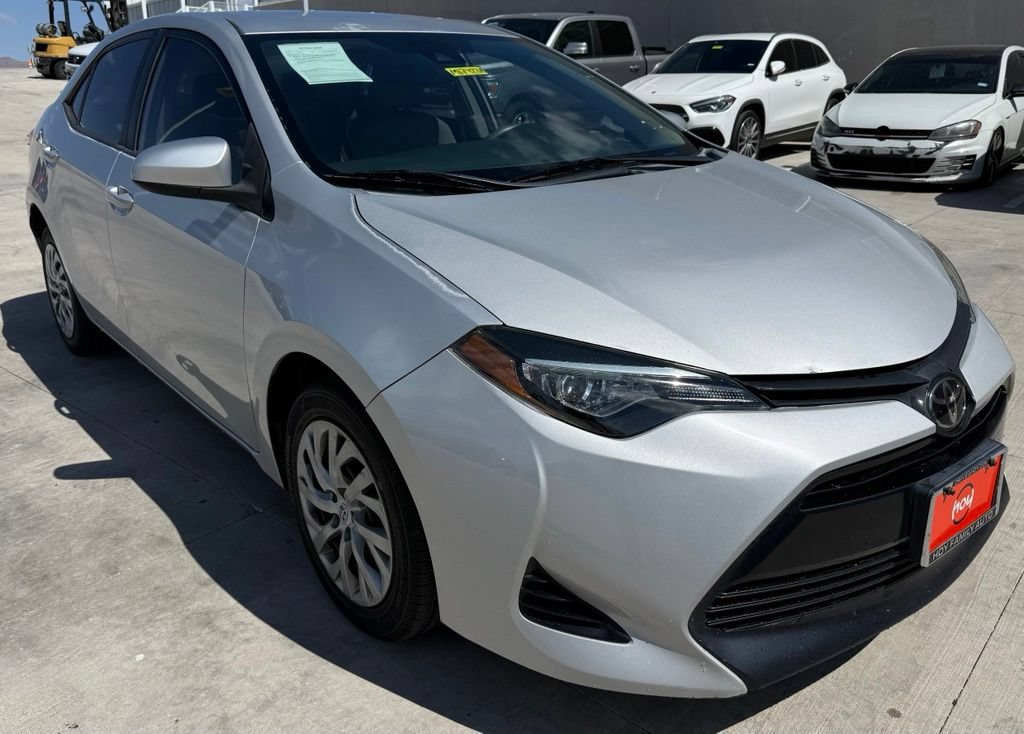 Used 2017 Toyota Corolla LE FWD image 2