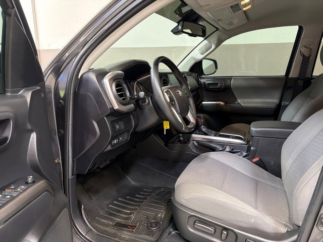 Used 2022 Toyota Tacoma SR5 w/ Technology Package image 12