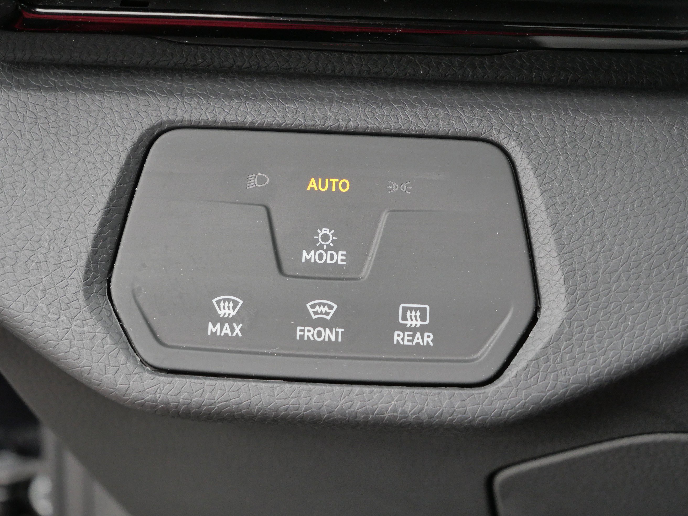 Certified 2025 Volkswagen ID.4 Pro image 21